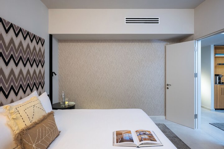 Room 32 of 104