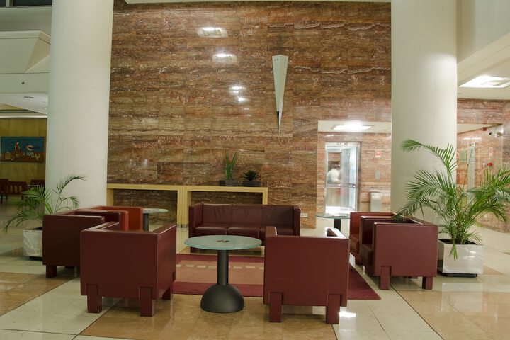 Entrance & Lobby