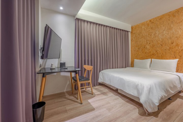 Room 30 of 53