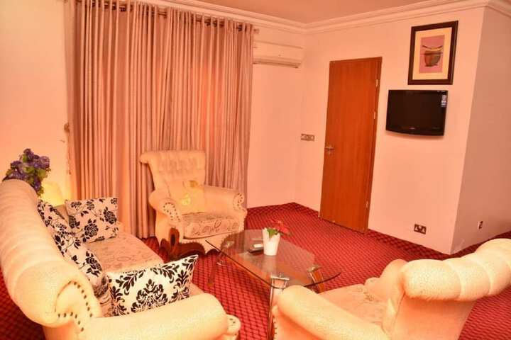 Room 15 of 23