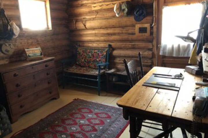 Room 5 of 18