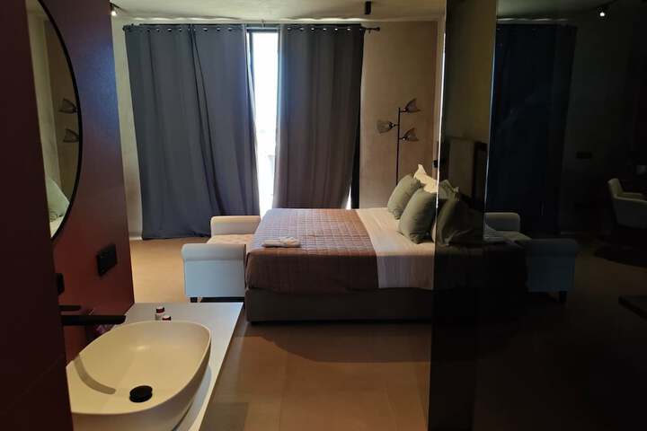 Room 45 of 123