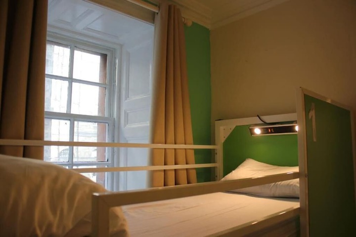 Room 7 of 76