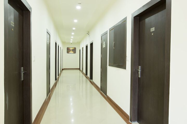 Ballroom/Hall 29 of 32