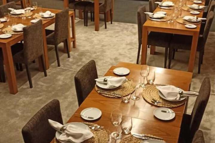 Dining 58 of 98