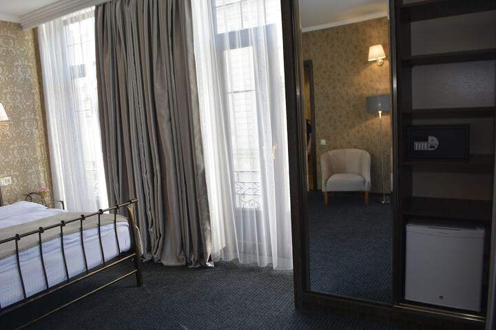 Room 65 of 101