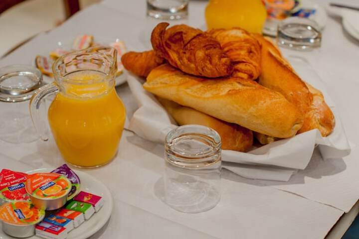 Breakfast area
