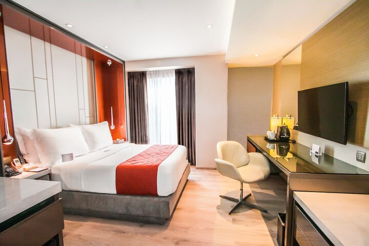 Room 10 of 31