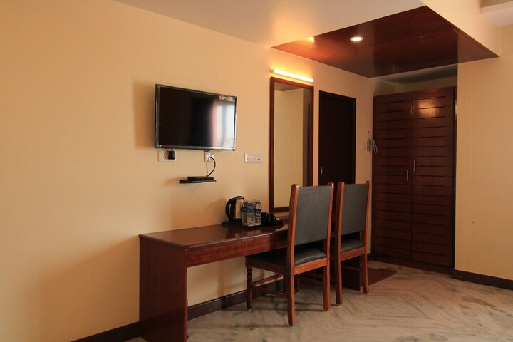 Room 12 of 26
