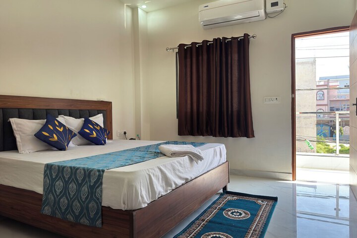 Room 16 of 35