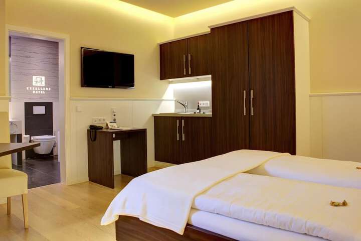 Room 28 of 44