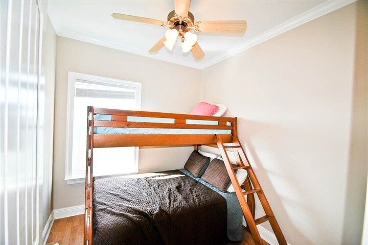 Room 3 of 6