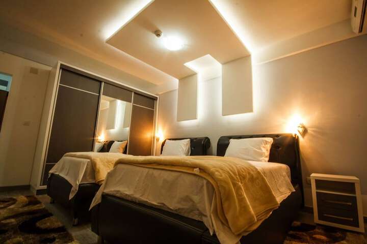 Room 15 of 32