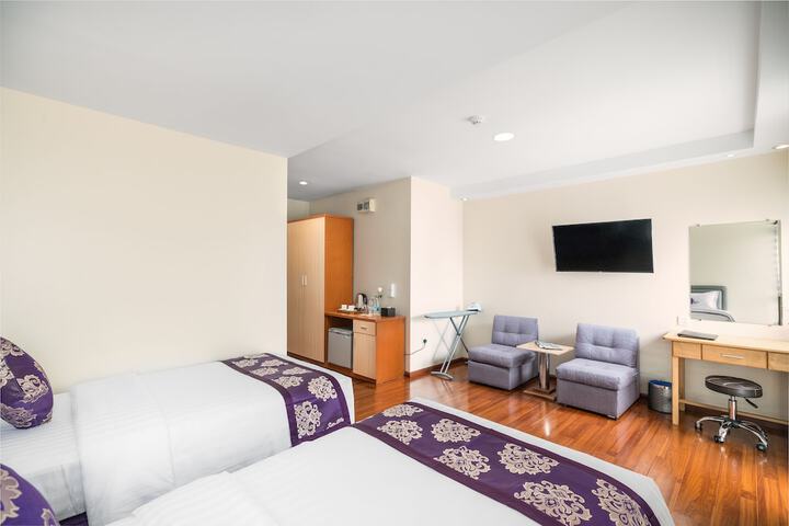 Room 10 of 36