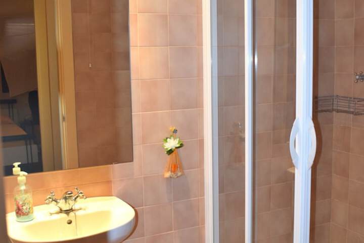 Room 15 of 18