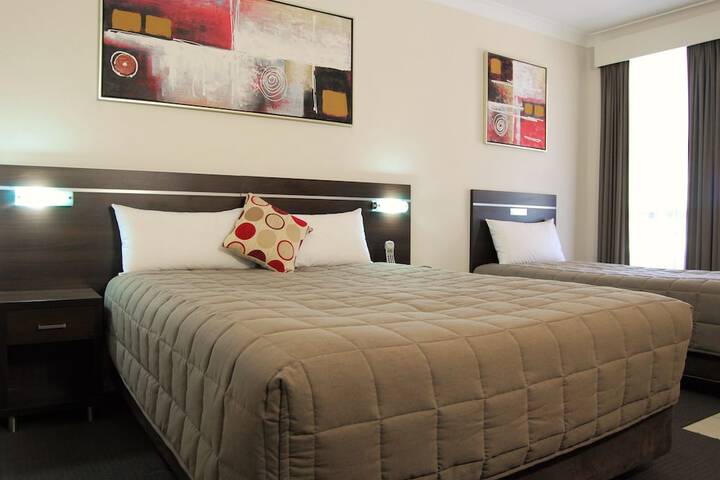 Room 9 of 42
