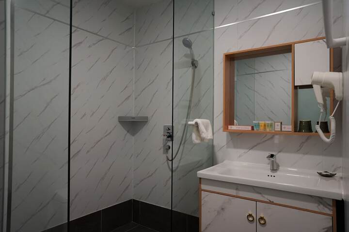 Room 45 of 60