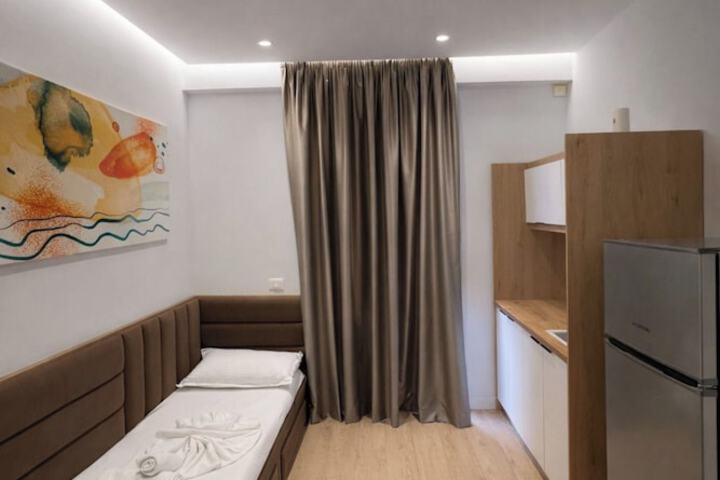 Room 12 of 73