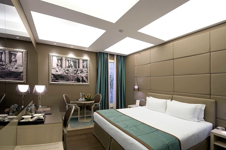 Room 28 of 142
