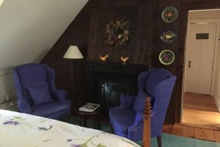 Room 8 of 33