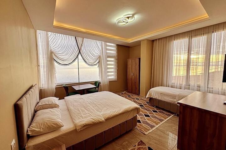 Room 8 of 16