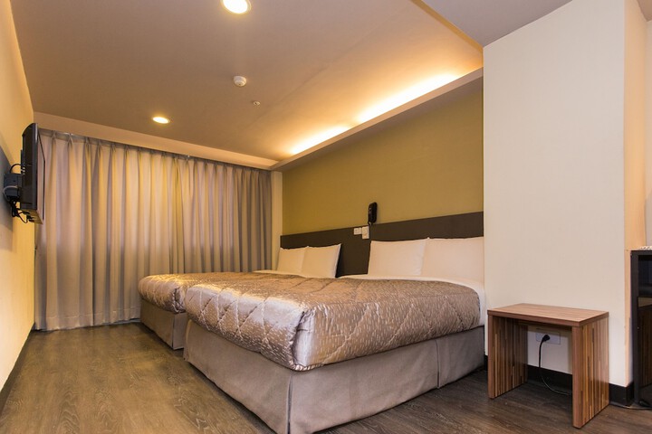 Room 17 of 29