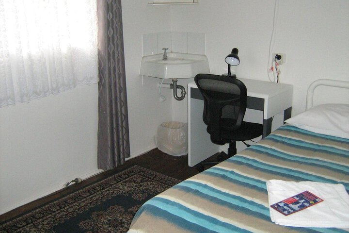 Room 9 of 28