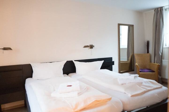 Room 3 of 31