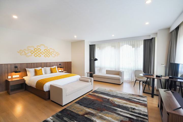 Room 5 of 13