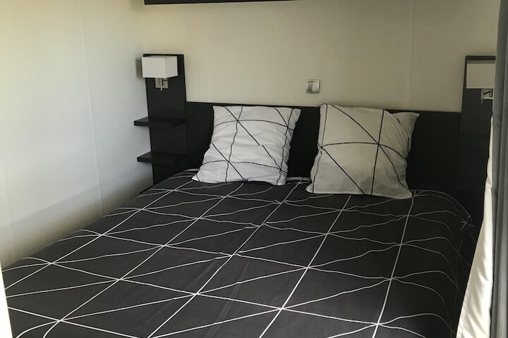 Room 3 of 25