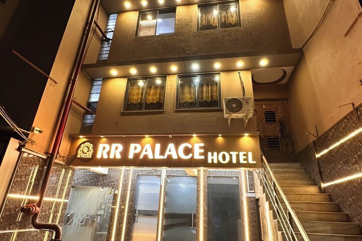 Hotel 16 of 16