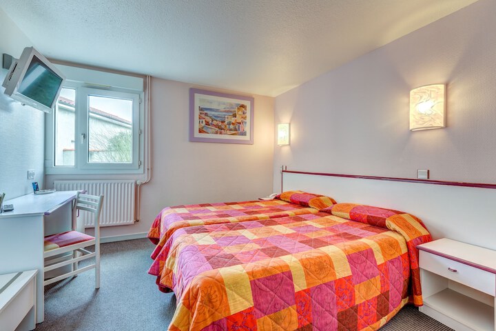 Room 7 of 65