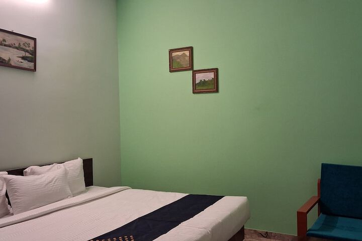 Room 52 of 63