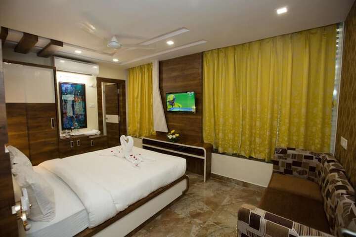 Room 8 of 25