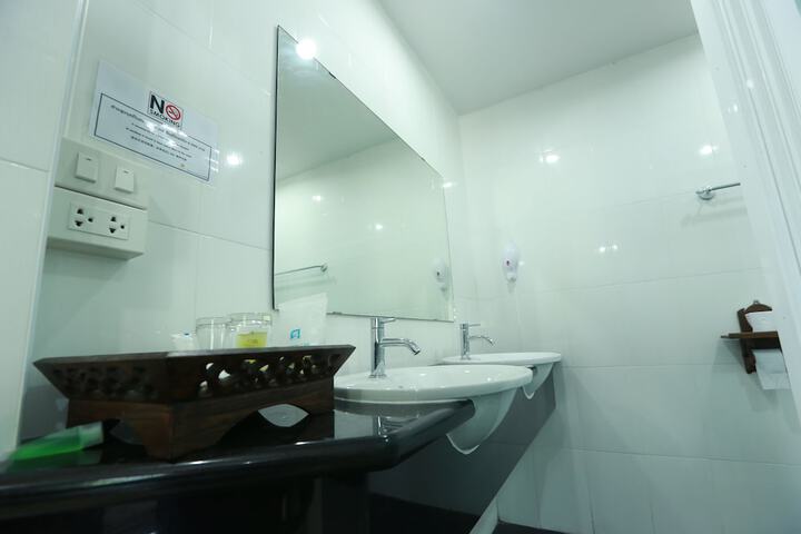 Room 45 of 64