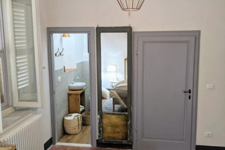 Room 4 of 13