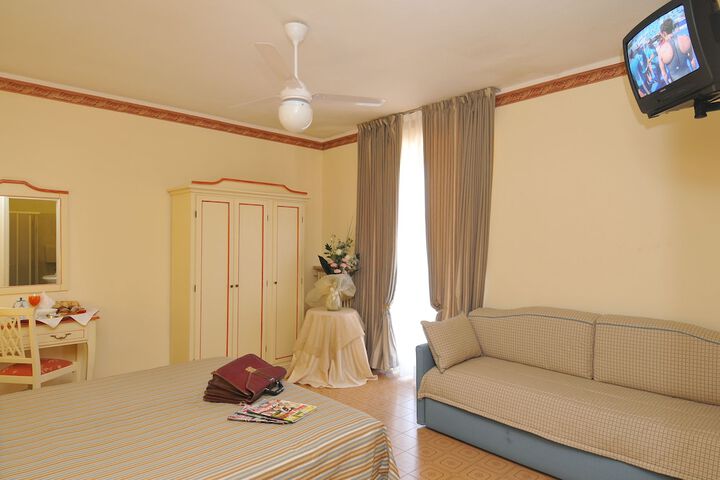 Room 7 of 47