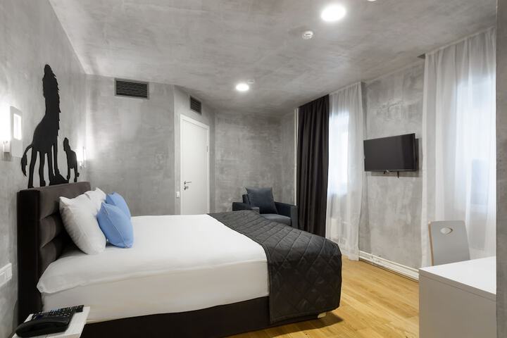 Room 15 of 69