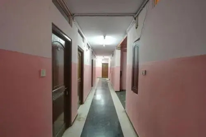 Room 8 of 10
