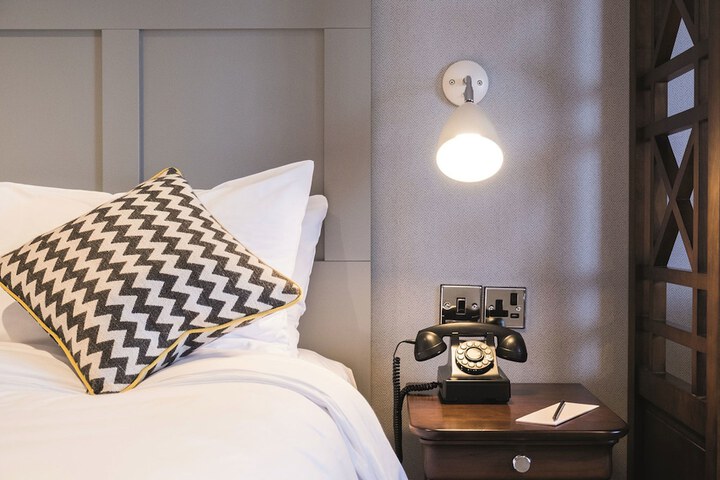 Room 22 of 49
