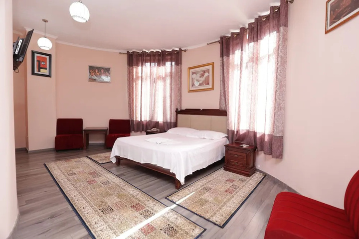 Room 5 of 24