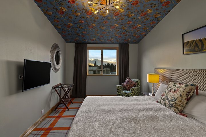 Room 8 of 55