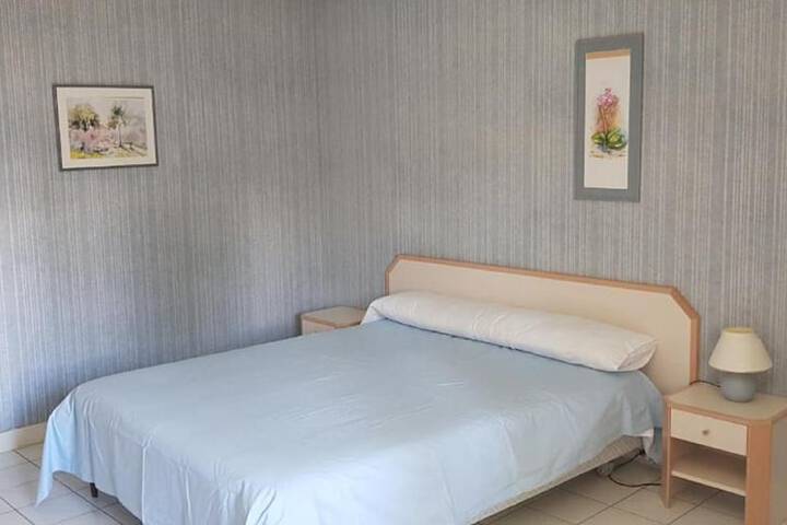 Room 8 of 38