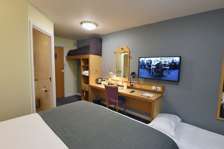 Room 3 of 24