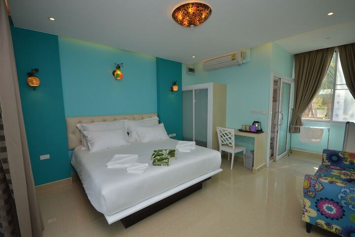 Room 14 of 60