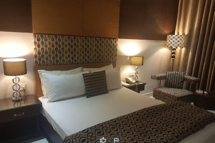Room 2 of 17