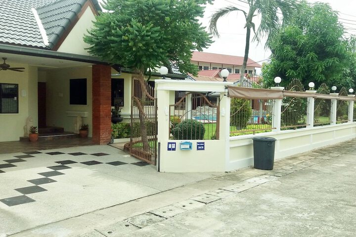 Hotel 6 of 75