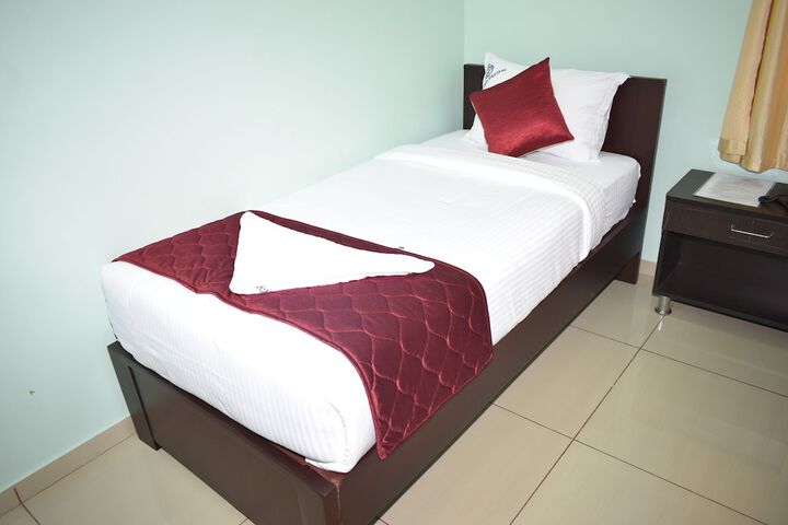 Room 18 of 33