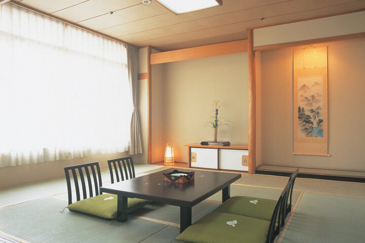 Room 5 of 22