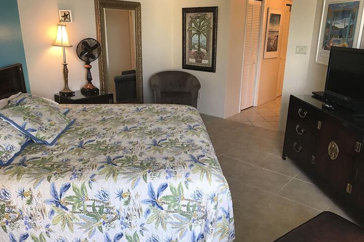 Room 35 of 123